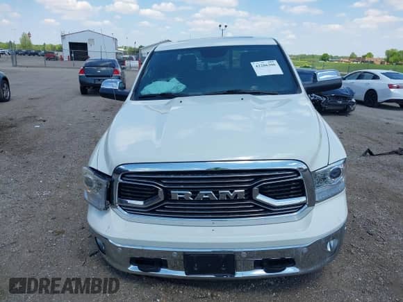 2017 Ram 1500 Longhorn z VIN 1C6RR7PT6HS820788, wystawiony jako IAAI lot #42206300 z przebiegiem 70 789 mil mil oraz . Historia ofert i sprzedaży dostępna na DreamBid. Obrazek 13.