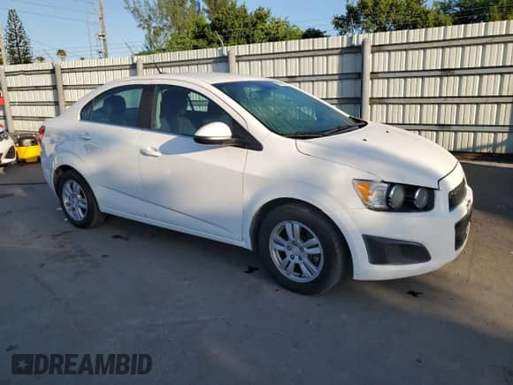 2013 Chevrolet Sonic LT с VIN 1G1JC5SH8D4205889, выставлен на аукционе Copart как лот 87372925 с пробегом 154 999 миль миль и Чистый • Clean title. История ставок и продаж доступна на DreamBid. Изображение 4.
