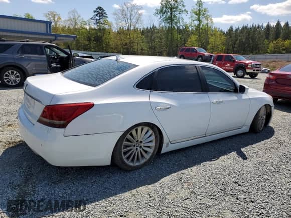 2014 Hyundai Equus Signature z VIN KMHGH4JHXEU087162, wystawiony jako Copart lot #52313455 z przebiegiem 83 352 mil mil oraz Szkoda całkowita • Salvage title. Historia ofert i sprzedaży dostępna na DreamBid. Obrazek 3.