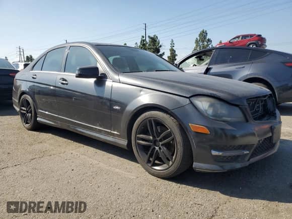 2012 Mercedes-Benz C 250 Sport с VIN WDDGF4HBXCR233965, выставлен на аукционе Copart как лот 82598215 с пробегом 156 674 миль миль и Чистый • Clean title. История ставок и продаж доступна на DreamBid. Изображение 4.