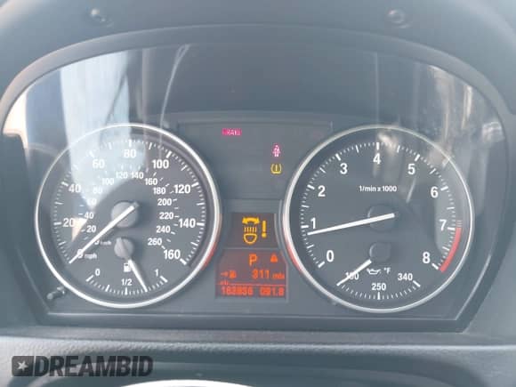 2013 BMW 3 Series 328i z VIN WBAKE3C52DE772086, wystawiony jako IAAI lot #42271057 z przebiegiem 163 836 mil mil oraz . Historia ofert i sprzedaży dostępna na DreamBid. Obrazek 7.