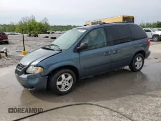2005 Dodge Caravan SXT with VIN 1D4GP45R75B341144, listed as a Copart auction lot 55465635 with 207,657 mi miles and Salvage title. Bid and sale history available at DreamBid. Image 1.