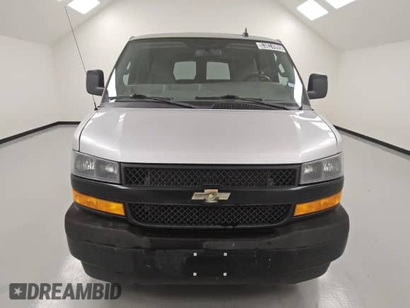 2018 Chevrolet Express Cargo с VIN 1GCWGAFG2J1309593, выставлен на аукционе Copart как лот 53824995 с пробегом 244 641 миль миль и Чистый • Clean title. История ставок и продаж доступна на DreamBid. Изображение 5.