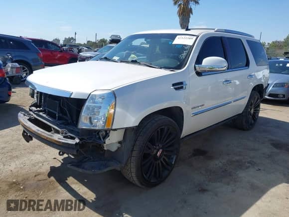 2011 Cadillac Escalade Premium with VIN 1GYS4CEF0BR162201, listed as a IAAI auction lot 42121589 with 160,290 mi miles and . Bid and sale history available at DreamBid. Image 2.