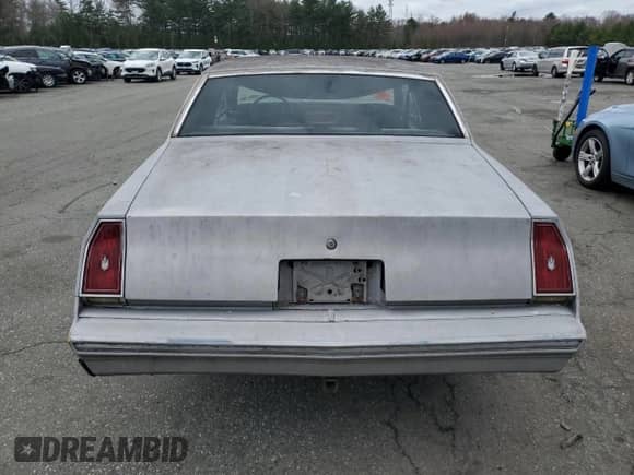 1986 Chevrolet Monte Carlo Sport SS z VIN 1G1GZ37H0GR172416, wystawiony jako Copart lot #52832965 z przebiegiem 53 644 mil mil oraz Czysty tytuł • Clean title. Historia ofert i sprzedaży dostępna na DreamBid. Obrazek 6.