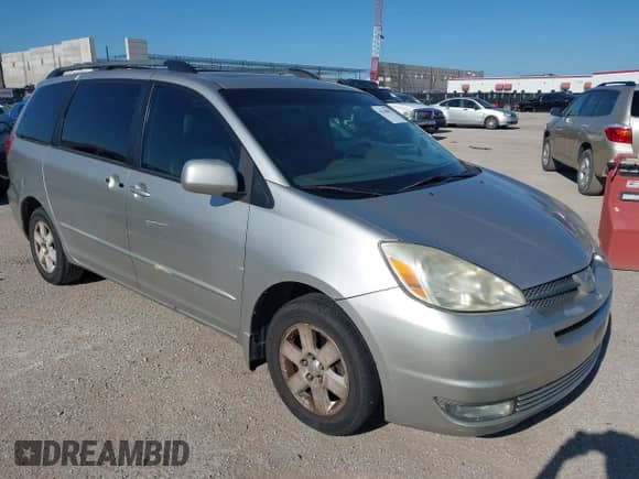 2004 Toyota Sienna XLE z VIN 5TDZA22C44S045985, wystawiony jako IAAI lot #42528082 z przebiegiem 206 894 mil mil oraz . Historia ofert i sprzedaży dostępna na DreamBid. Obrazek 1.