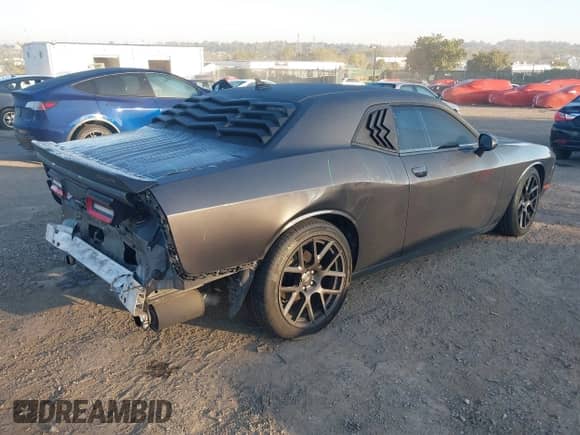 2017 Dodge Challenger R/T с VIN 2C3CDZBT2HH639831, выставлен на аукционе IAAI как лот 43357458 с пробегом 51 038 миль миль и . История ставок и продаж доступна на DreamBid. Изображение 4.