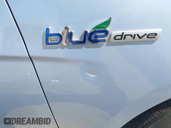 2015 Hyundai Sonata z VIN KMHEC4A43FA130892, wystawiony jako IAAI lot #43174254 z przebiegiem 118 220 mil mil oraz . Historia ofert i sprzedaży dostępna na DreamBid. Obrazek 19.