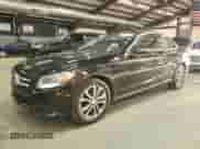 2015 Mercedes-Benz C 300 Luxury z VIN 55SWF4KBXFU022076, wystawiony jako Copart lot #89859425 z przebiegiem 213 704 mil mil oraz Czysty tytuł • Clean title. Historia ofert i sprzedaży dostępna na DreamBid. Obrazek 1.