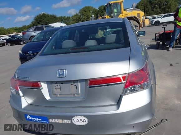2011 Honda Accord LX с VIN 1HGCP2F33BA117866, выставлен на аукционе IAAI как лот 43095202 с пробегом 120 028 миль миль и . История ставок и продаж доступна на DreamBid. Изображение 16.