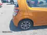 2017 Chevrolet Sonic LT с VIN 1G1JD6SB5H4125096, выставлен на аукционе IAAI как лот 42783425 с пробегом 181 884 миль миль и . История ставок и продаж доступна на DreamBid. Изображение 6.