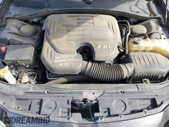 2016 Chrysler 300 Anniversary Edition с VIN 2C3CCAAG2GH135447, выставлен на аукционе Copart как лот 82763605 с пробегом 96 078 миль миль и Чистый • Clean title. История ставок и продаж доступна на DreamBid. Изображение 11.