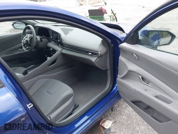 2021 Hyundai Elantra SEL с VIN KMHLM4AG5MU066994, выставлен на аукционе IAAI как лот 43304121 с пробегом 21 203 миль миль и . История ставок и продаж доступна на DreamBid. Изображение 5.