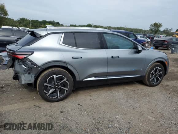 2025 Chevrolet Equinox with VIN 3GN7DNRR3SS226747, listed as a Copart auction lot 82154305 with 886 mi miles and Salvage title. Bid and sale history available at DreamBid. Image 3.