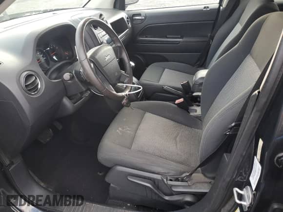 2010 Jeep Compass Latitude с VIN 1J4NF1FB0AD675869, выставлен на аукционе Copart как лот 83742284 с пробегом 167 564 миль миль и Списание • Salvage title. История ставок и продаж доступна на DreamBid. Изображение 7.