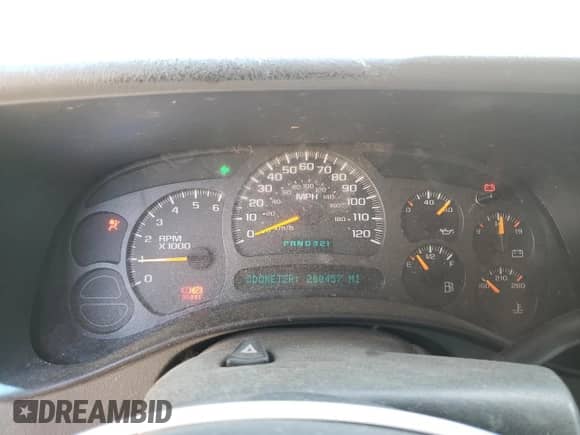 2005 Chevrolet Suburban Z71 with VIN 3GNFK16Z95G261637, listed as a Copart auction lot 80714805 with 200,457 mi miles and Salvage title. Bid and sale history available at DreamBid. Image 9.