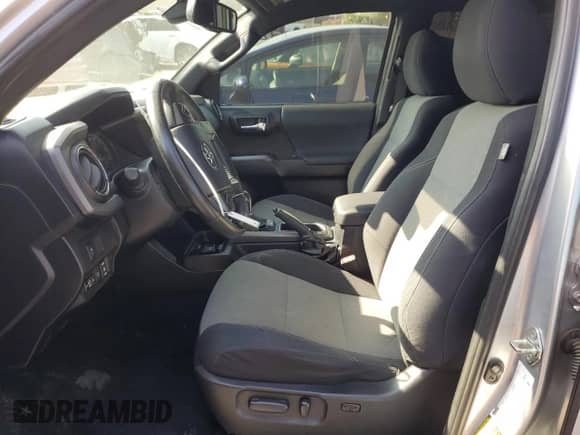 2020 Toyota Tacoma SR5 с VIN 3TMCZ5AN0LM315893, выставлен на аукционе Copart как лот 62214955 с пробегом 127 201 миль миль и Списание • Salvage title. История ставок и продаж доступна на DreamBid. Изображение 7.