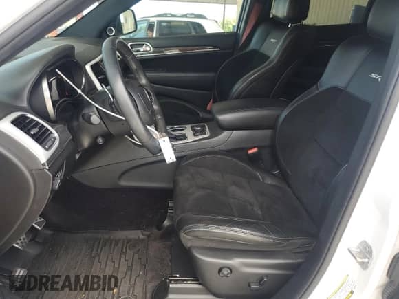 2018 Jeep Grand Cherokee SRT с VIN 1C4RJFDJ5JC397246, выставлен на аукционе Copart как лот 57310555 с пробегом 79 552 миль миль и Списание • Salvage title. История ставок и продаж доступна на DreamBid. Изображение 7.