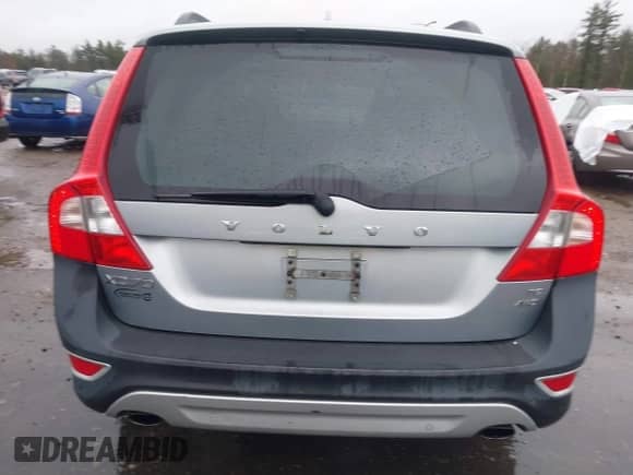 2010 Volvo XC70 3.0T with VIN YV4992BZ6A1079445, listed as a IAAI auction lot 40915189 with 92,847 mi miles and . Bid and sale history available at DreamBid. Image 17.