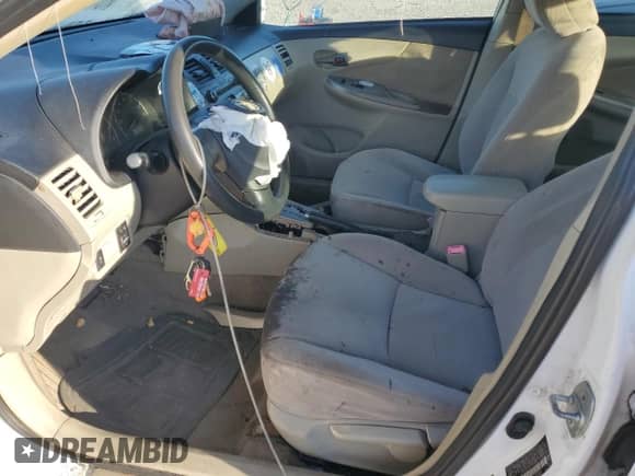 2011 Toyota Corolla L z VIN JTDBU4EE6B9168037, wystawiony jako Copart lot #84619435 z przebiegiem 262 238 mil mil oraz Szkoda całkowita • Salvage title. Historia ofert i sprzedaży dostępna na DreamBid. Obrazek 7.