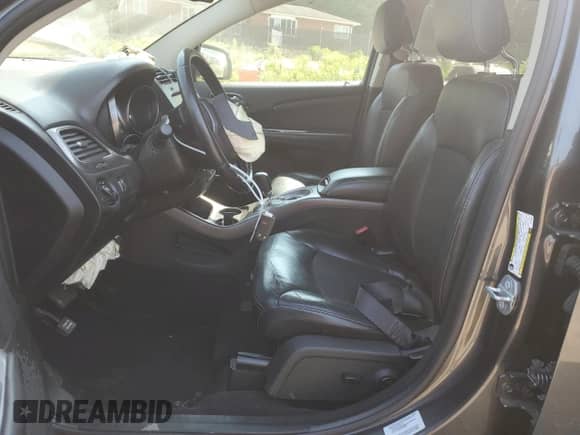 2016 Dodge Journey Crossroad Plus z VIN 3C4PDCGG1GT146623, wystawiony jako Copart lot #60422785 z przebiegiem 106 757 mil mil oraz Szkoda całkowita • Salvage title. Historia ofert i sprzedaży dostępna na DreamBid. Obrazek 7.