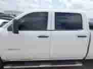2015 Chevrolet Silverado 2500HD Work Truck z VIN 1GC1KUEG2FF175111, wystawiony jako IAAI lot #42463097 z przebiegiem 245 542 mil mil oraz . Historia ofert i sprzedaży dostępna na DreamBid. Obrazek 14.