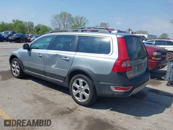 2010 Volvo XC70 3.0T с VIN YV4992BZ6A1084760, выставлен на аукционе IAAI как лот 42071652 с пробегом 175 730 миль миль и . История ставок и продаж доступна на DreamBid. Изображение 3.