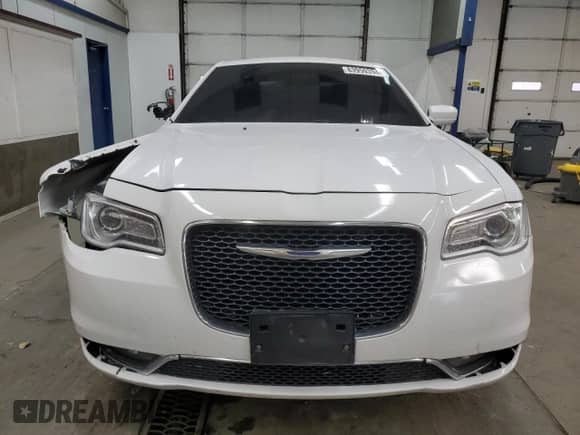2016 Chrysler 300 Limited с VIN 2C3CCARG1GH270827, выставлен на аукционе Copart как лот 83959394 с пробегом 122 288 миль миль и Списание • Salvage title. История ставок и продаж доступна на DreamBid. Изображение 5.