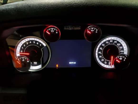 2023 Ram 1500 SLT z VIN 1C6RR6LG5PS574687, wystawiony jako Copart lot #88050405 z przebiegiem 32 474 mil mil oraz Nie do naprawy • Non repairable. Historia ofert i sprzedaży dostępna na DreamBid. Obrazek 9.