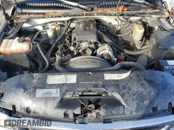 2000 GMC Sierra 1500 SLE with VIN 2GTEC19T3Y1113859, listed as a Copart auction lot 75319944 with 303,844 mi miles and Salvage title. Bid and sale history available at DreamBid. Image 12.