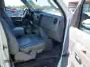 2011 Ford Econoline Cargo Commercial z VIN 1FTNE2EL1BDA91913, wystawiony jako IAAI lot #42113703 z przebiegiem 158 619 mil mil oraz . Historia ofert i sprzedaży dostępna na DreamBid. Obrazek 5.