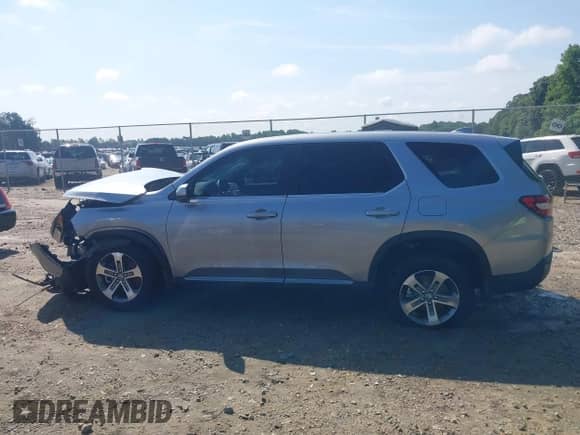 2025 Honda Pilot EX-L с VIN 5FNYG2H45SB012019, выставлен на аукционе IAAI как лот 42481759 с пробегом 9 074 миль миль и . История ставок и продаж доступна на DreamBid. Изображение 14.