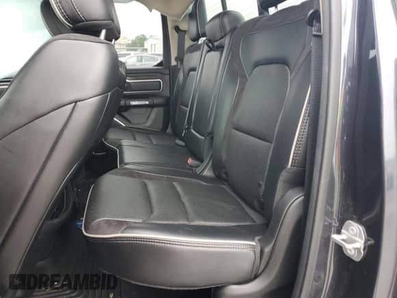 2019 Ram 1500 Laramie z VIN 1C6SRFDT4KN806409, wystawiony jako Copart lot #53093985 z przebiegiem 119 184 mil mil oraz Szkoda całkowita • Salvage title. Historia ofert i sprzedaży dostępna na DreamBid. Obrazek 10.