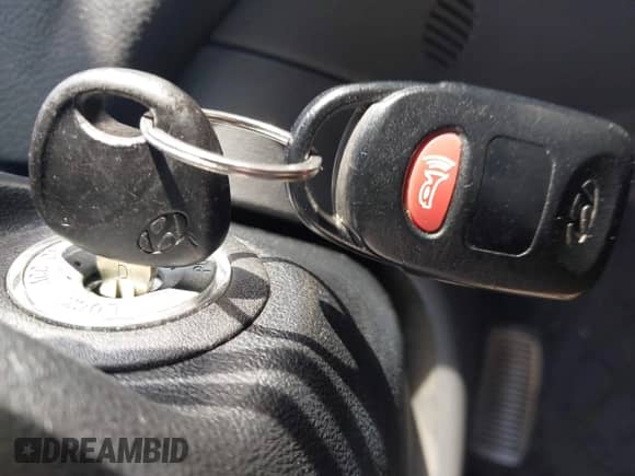 2008 Hyundai Elantra GLS with VIN KMHDU46D28U361821, listed as a IAAI auction lot 43336710 with 165,896 mi miles and . Bid and sale history available at DreamBid. Image 11.