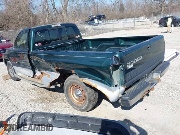 2000 Dodge 1500 with VIN 1B7HC16Y5YS632098, listed as a IAAI auction lot 41752609 with 120,599 mi miles and . Bid and sale history available at DreamBid. Image 3.