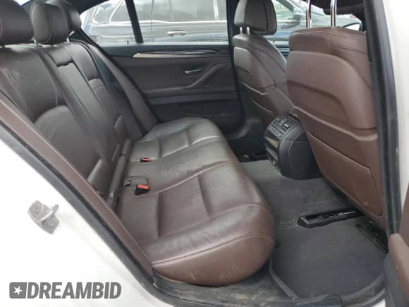 2015 BMW 5 Series 535d xDrive z VIN WBAFV3C55FD687110, wystawiony jako Copart lot #77845114 z przebiegiem 100 135 mil mil oraz Szkoda całkowita • Salvage title. Historia ofert i sprzedaży dostępna na DreamBid. Obrazek 10.