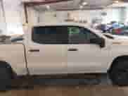 2020 Chevrolet Silverado 1500 LT Trail Boss z VIN 1GCPYFED4LZ321383, wystawiony jako IAAI lot #43285834 z przebiegiem 201 627 mil mil oraz . Historia ofert i sprzedaży dostępna na DreamBid. Obrazek 12.