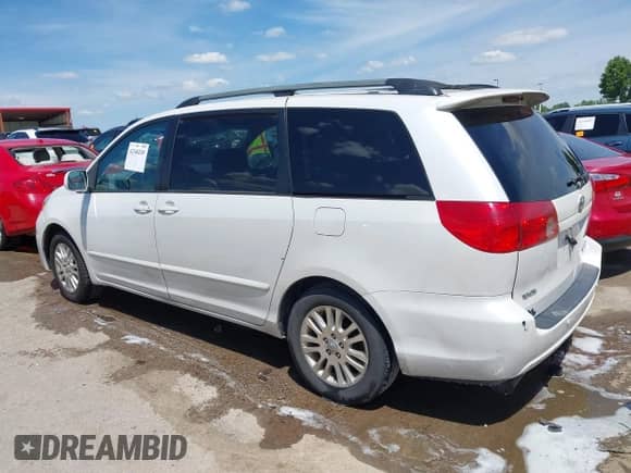 2007 Toyota Sienna XLE z VIN 5TDZK22C87S082670, wystawiony jako IAAI lot #42340249 z przebiegiem 227 064 mil mil oraz . Historia ofert i sprzedaży dostępna na DreamBid. Obrazek 14.