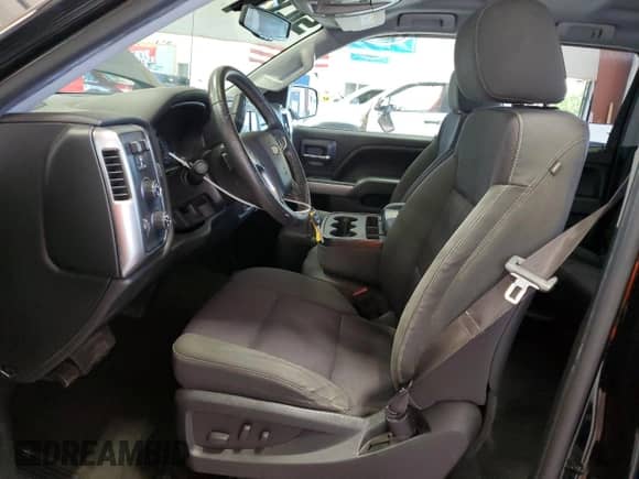 2015 Chevrolet Silverado 1500 LT z VIN 1GCVKREC3FZ379958, wystawiony jako Copart lot #69263155 z przebiegiem 84 522 mil mil oraz Szkoda całkowita • Salvage title. Historia ofert i sprzedaży dostępna na DreamBid. Obrazek 7.