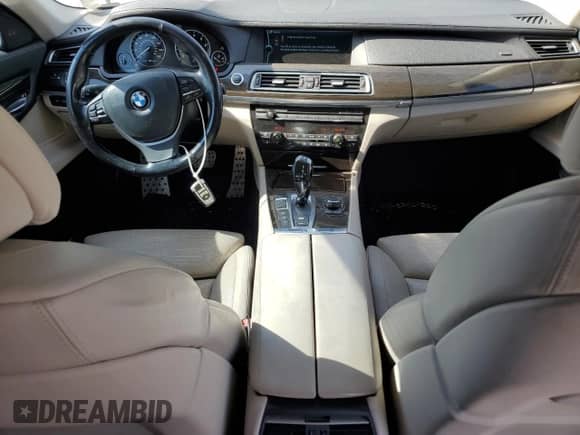 2012 BMW 7 Series 750Li xDrive with VIN WBAKC8C56CC434901, listed as a Copart auction lot 81919195 with 164,692 mi miles and Clean title. Bid and sale history available at DreamBid. Image 8.