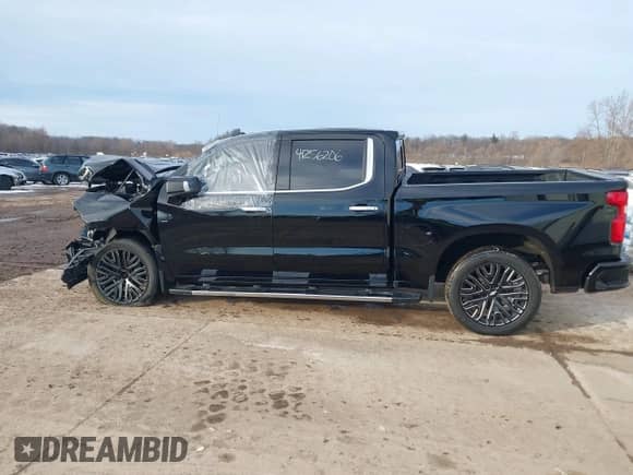 2022 Chevrolet Silverado 1500 High Country with VIN 3GCUYHEL8NG199801, listed as a IAAI auction lot 41256206 with 26,093 mi miles and . Bid and sale history available at DreamBid. Image 15.