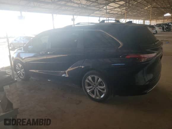 2022 Toyota Sienna Platinum с VIN 5TDERKEC1NS126303, выставлен на аукционе Copart как лот 90923245 с пробегом 21 171 миль миль и Списание • Salvage title. История ставок и продаж доступна на DreamBid. Изображение 2.