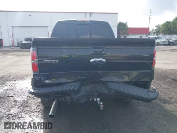 2011 Ford F-150 XLT z VIN 1FTFW1ET4BFA83403, wystawiony jako IAAI lot #42778765 z przebiegiem 74 221 mil mil oraz . Historia ofert i sprzedaży dostępna na DreamBid. Obrazek 6.