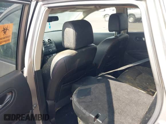 2010 Nissan Rogue S with VIN JN8AS5MV3AW144890, listed as a IAAI auction lot 42844220 with 200,000 mi miles and . Bid and sale history available at DreamBid. Image 6.