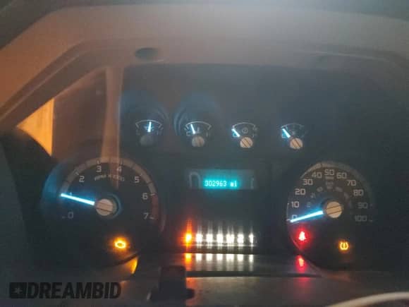 2016 Ford F-250 XL with VIN 1FDBF2A61GEB99039, listed as a Copart auction lot 90831805 with 302,963 mi miles and Clean title. Bid and sale history available at DreamBid. Image 9.