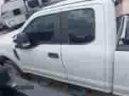 2019 Ford F-250 XL z VIN 1FT7X2B65KEG78174, wystawiony jako IAAI lot #42832696 z przebiegiem 147 261 mil mil oraz . Historia ofert i sprzedaży dostępna na DreamBid. Obrazek 14.