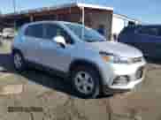 2021 Chevrolet Trax LS с VIN KL7CJKSBXMB326948, выставлен на аукционе Copart как лот 63663915 с пробегом Не указан миль и Списание • Salvage title. История ставок и продаж доступна на DreamBid. Изображение 4.