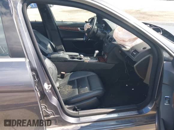 2010 Mercedes-Benz C 300 Sport с VIN WDDGF8BB8AR127074, выставлен на аукционе IAAI как лот 43303445 с пробегом 144 799 миль миль и . История ставок и продаж доступна на DreamBid. Изображение 5.