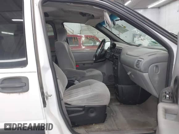 2004 Chevrolet Venture LT с VIN 1GNDX13E04D252704, выставлен на аукционе IAAI как лот 40924711 с пробегом 157 879 миль миль и . История ставок и продаж доступна на DreamBid. Изображение 5.