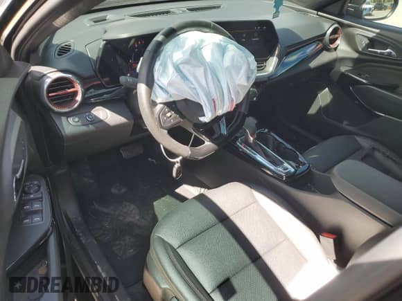 2025 Chevrolet Trax 2RS with VIN KL77LJEP6SC126671, listed as a Copart auction lot 83866185 with 10,384 mi miles and Salvage title. Bid and sale history available at DreamBid. Image 8.